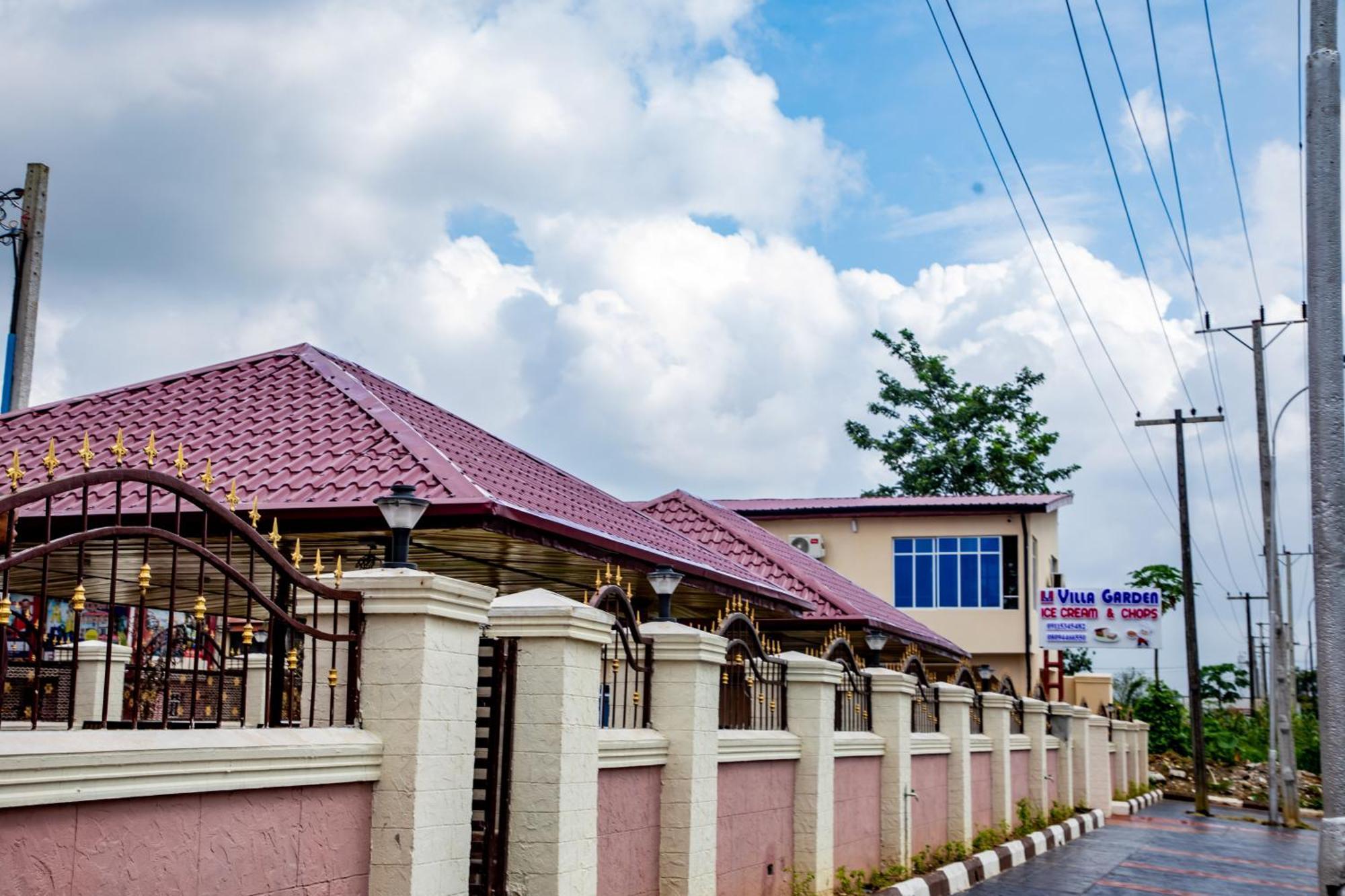 Villa Hilton Hotels Uyo 外观 照片