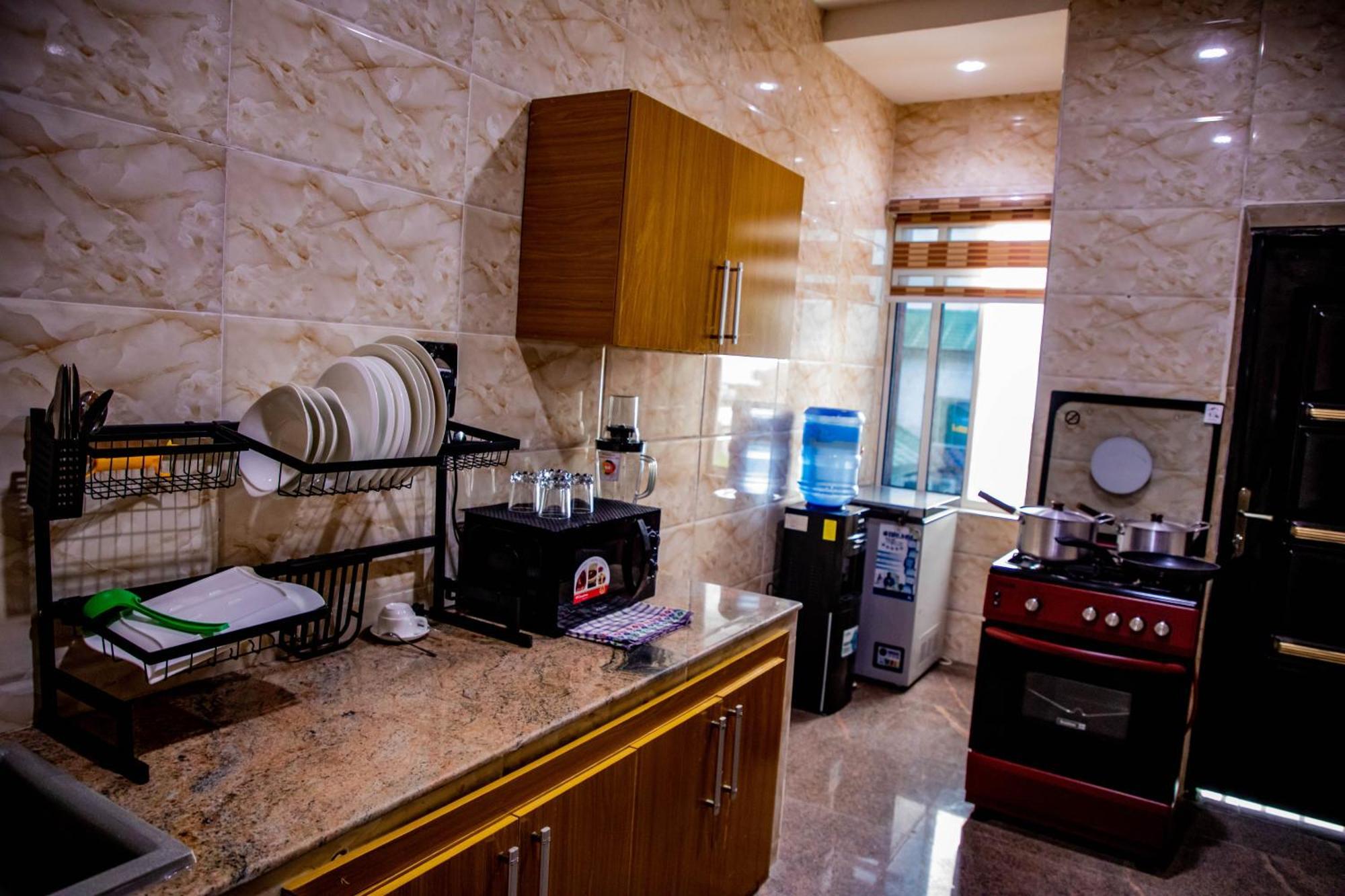 Villa Hilton Hotels Uyo 外观 照片