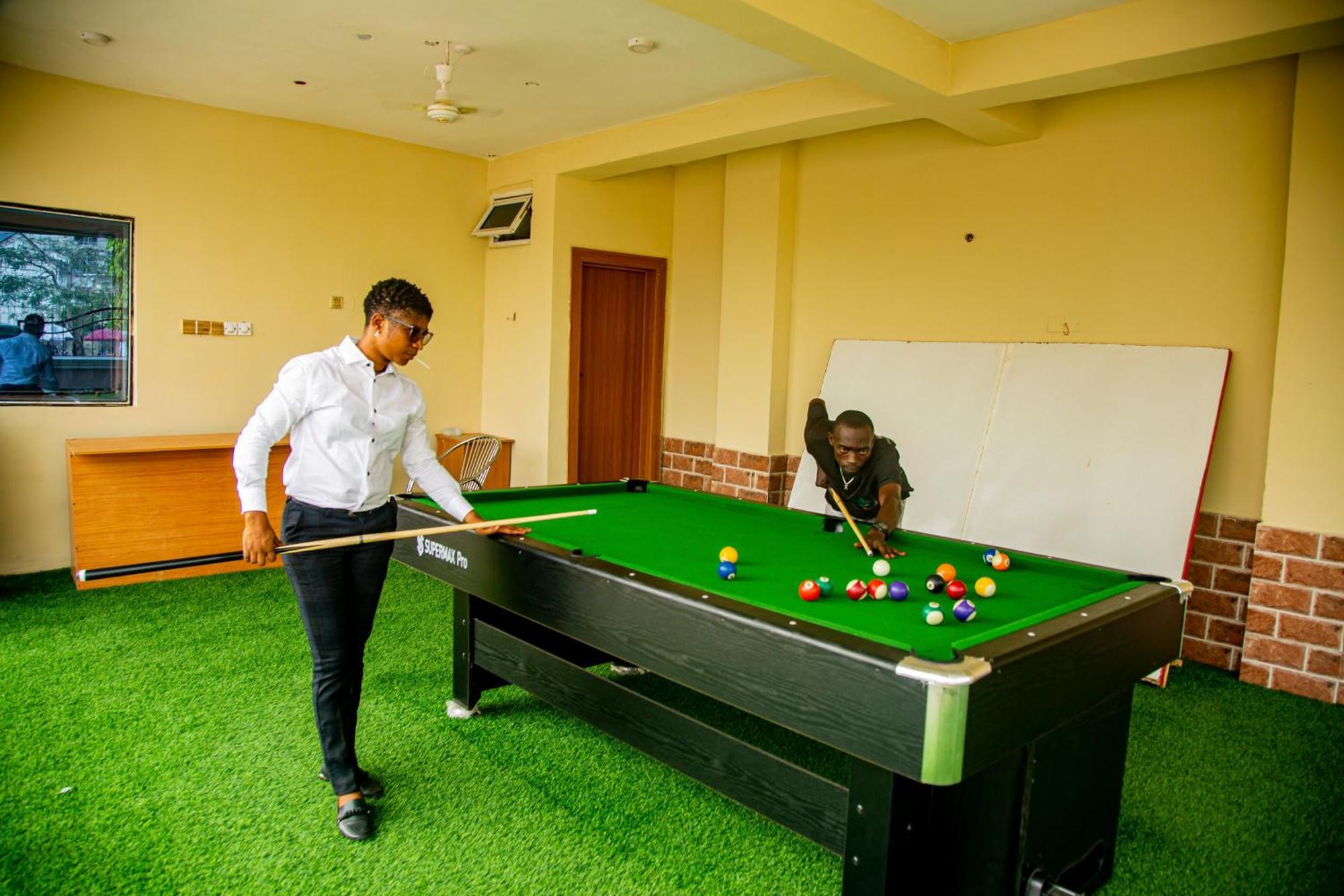 Villa Hilton Hotels Uyo 外观 照片