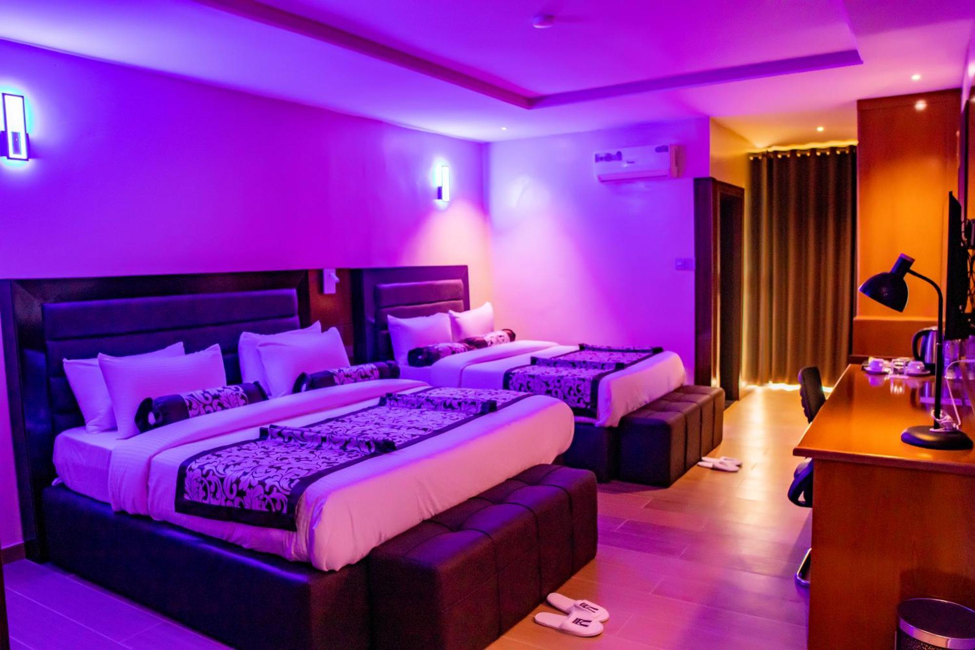 Villa Hilton Hotels Uyo 外观 照片