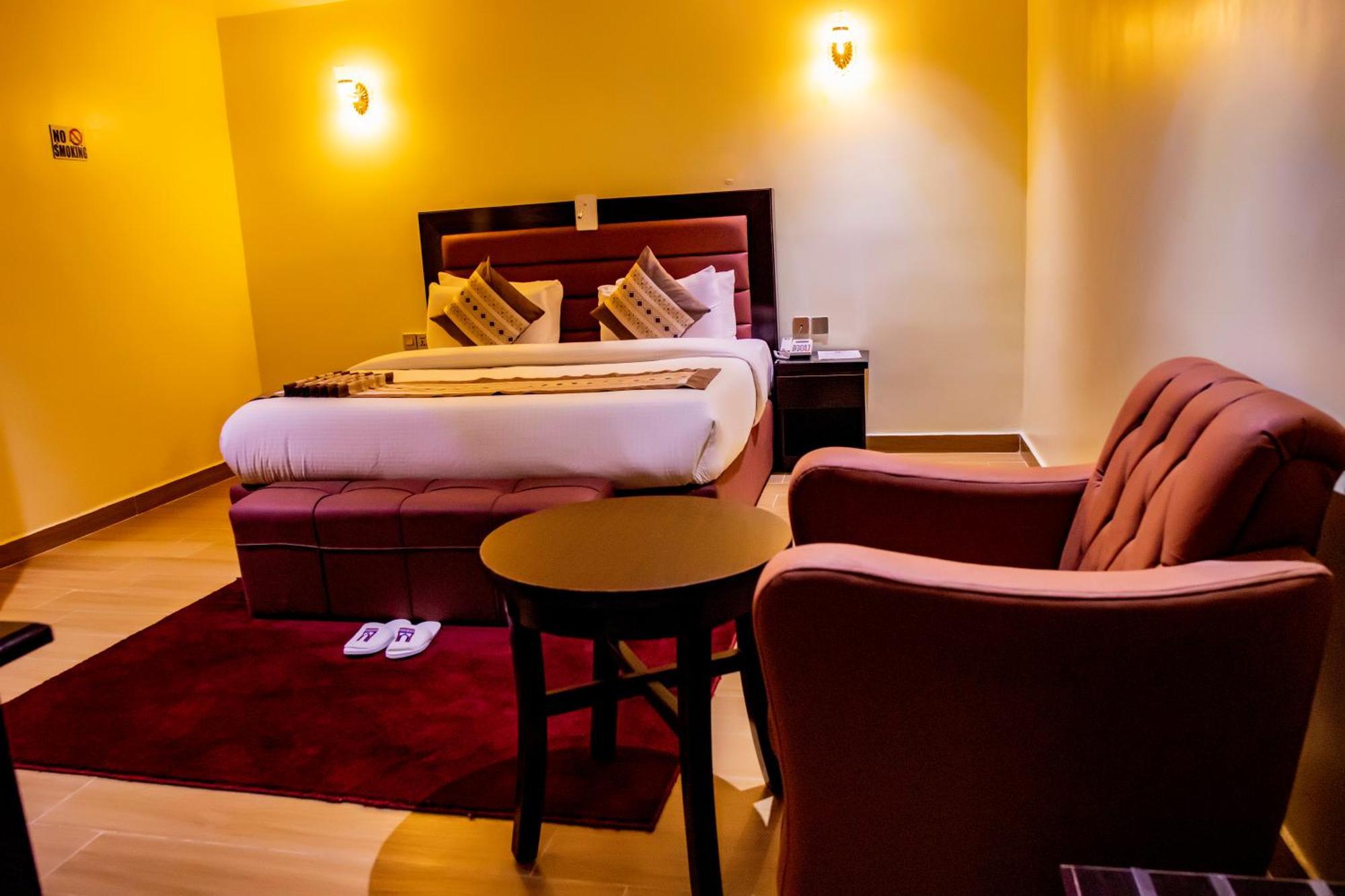 Villa Hilton Hotels Uyo 外观 照片