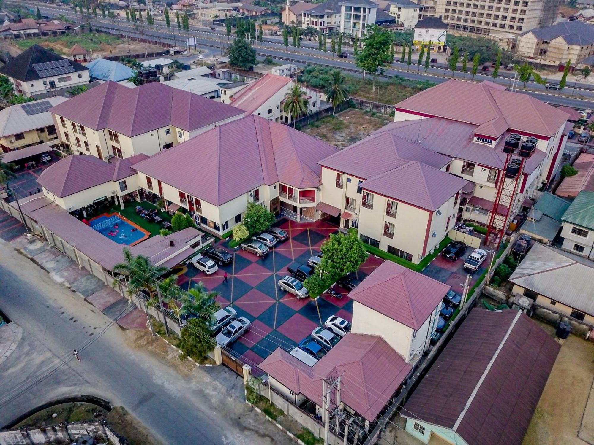 Villa Hilton Hotels Uyo 外观 照片