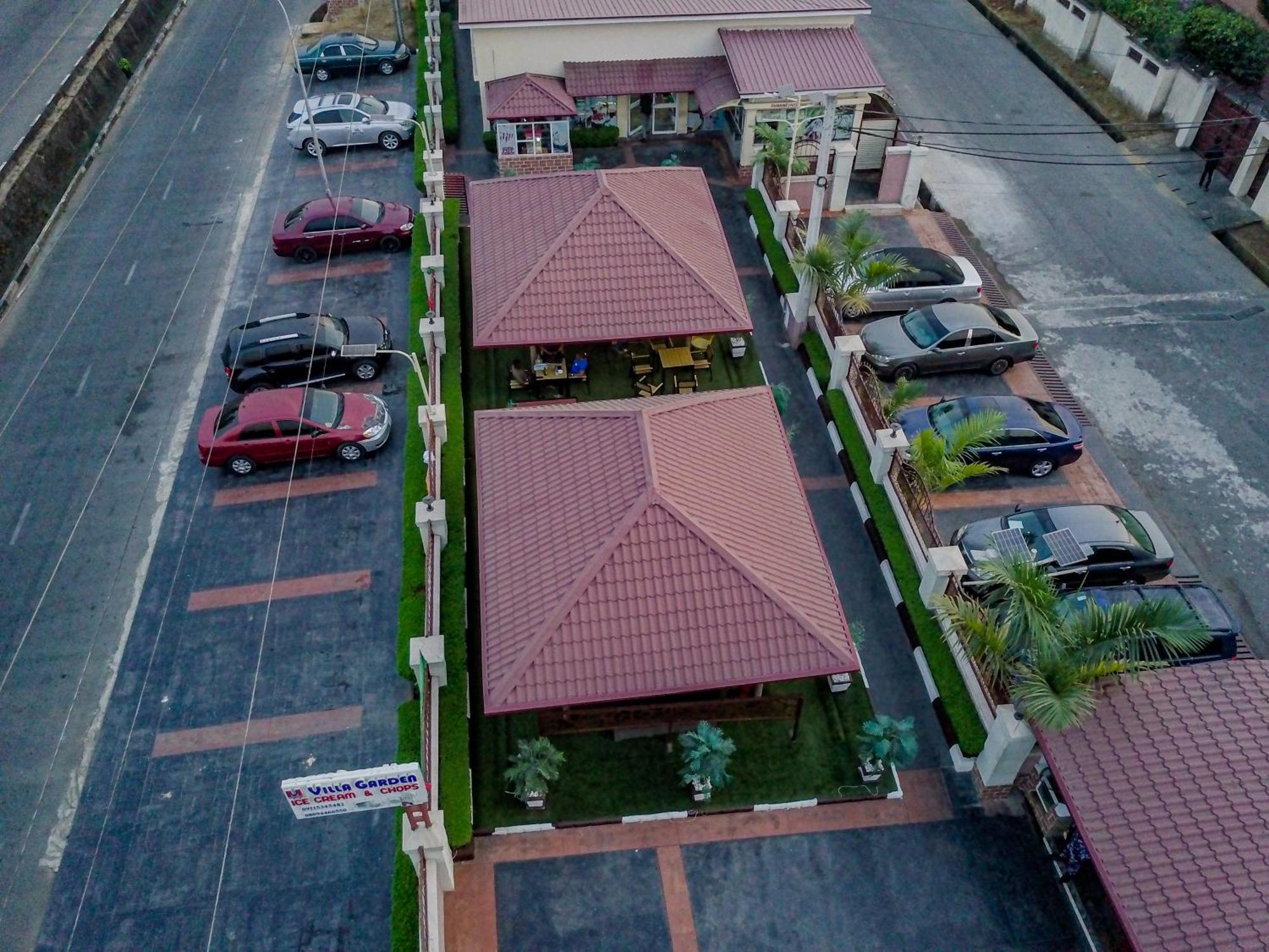 Villa Hilton Hotels Uyo 外观 照片