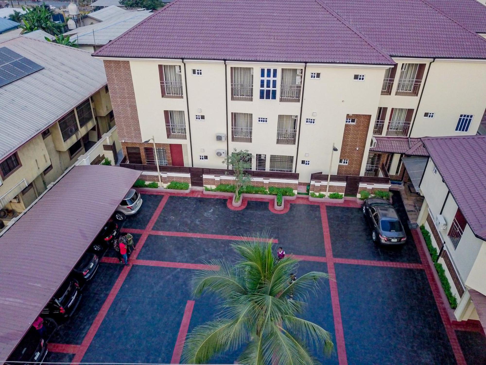Villa Hilton Hotels Uyo 外观 照片